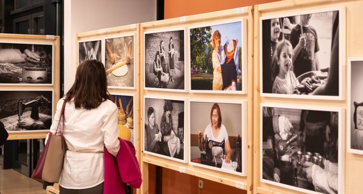 Έκθεση "Ο Αθέατος Ρόλος της Γυναίκας Μέσα στον Χρόνο" στο Βασιλικό Θέατρο Θεσσαλονίκης